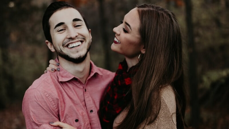 Come Far Ridere Un Uomo E Amarvi Di Piu La Persona Giusta Come Far Ridere Un Uomo E Amarvi Di Piu La Persona Giusta